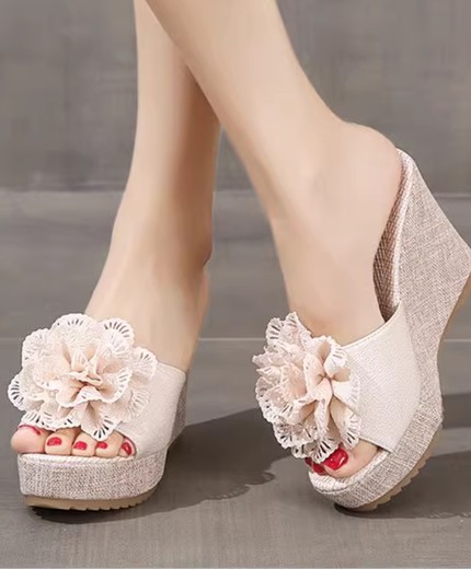Summer new style outdoor wear retro flower waterproof platform high heels