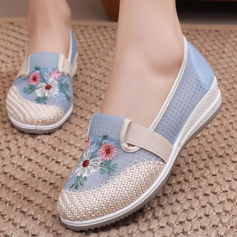 Summer shallow mouth  cloth shoes women's breathable mesh mother shoes  embroidery non-slip casual shoes