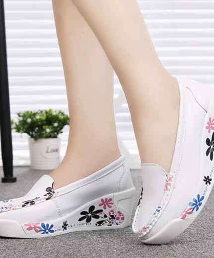 2025 Spring New Thick-soled Rocking Shoes Platform Shoes Wedge-heeled Outdoor Casual Shoes