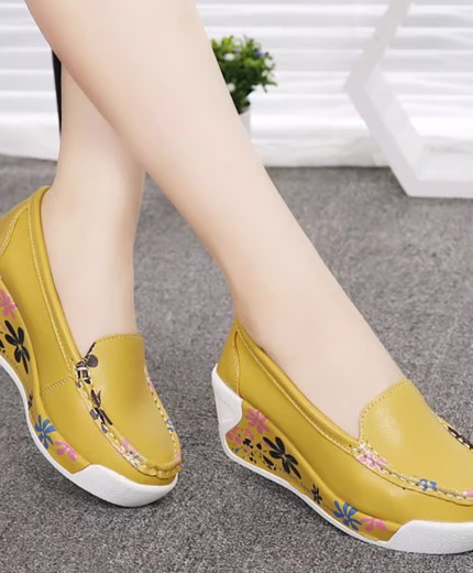 2025 Spring New Thick-soled Rocking Shoes Platform Shoes Wedge-heeled Outdoor Casual Shoes