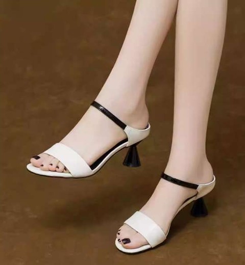 Internet celebrity patent leather three centimeters thin medium and small heel slippers