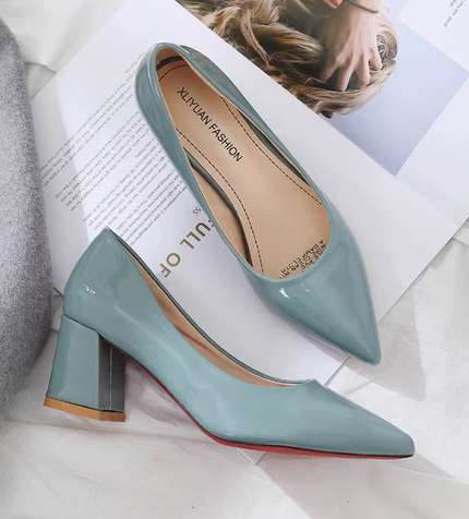 Versatile Internet celebrity thick heel pointed high heels shallow mouth patent leather shoes