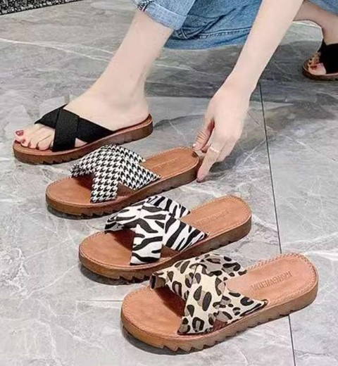 Cowhide soft-soled slippers for women hot-selling sandals flat-bottomed advanced