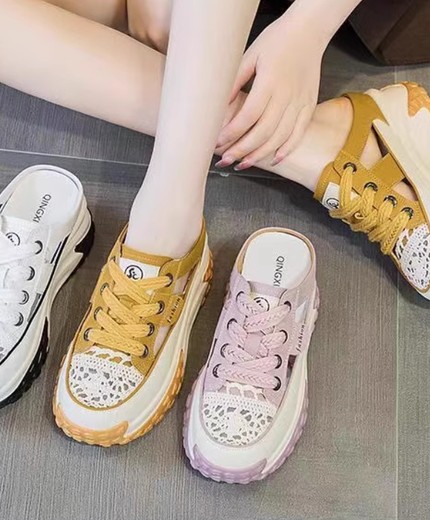 Fashion thick-soled height-enhancing half-slippers for women to wear as outerwear
