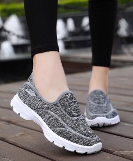 Casual thickened cloth shoes soft sole breathable walking sports casual shoes