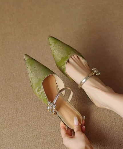 Brand new Chinese style jacquard rhinestone low heel half slippers