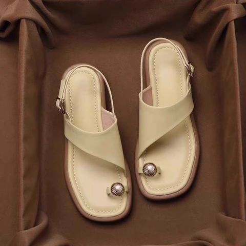 Toe-covered sandals for women new style, outdoor wear, exquisite low-heeled niche design