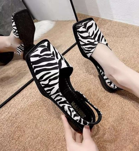 New low-heeled Roman shoes for women with skirts in summer